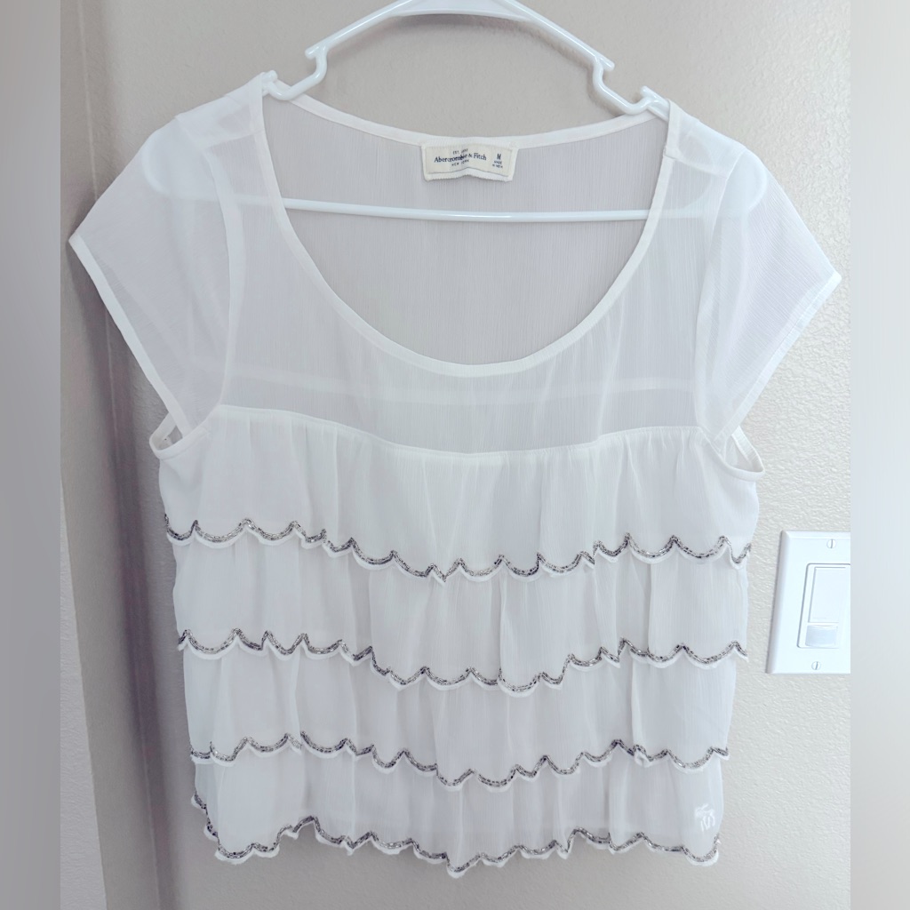 Abercrombie And Fitch Top, Same Or Next Day Shipping From A Smoke & Pet Free